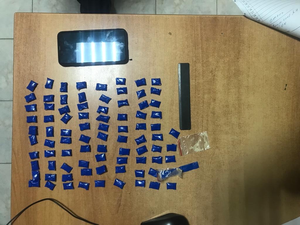 В Ставропольском крае полицейские изъяли у парня 86 свертков с героином В Ставропольском крае полицейские изъяли у парня 86 свертков с героином