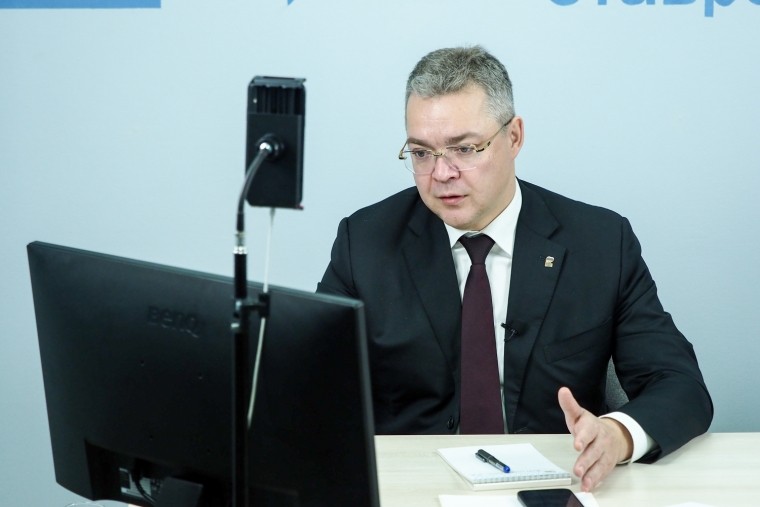 Губернатор Владимиров провёл вторую «прямую линию» с жителями Ставрополья в соцсетях