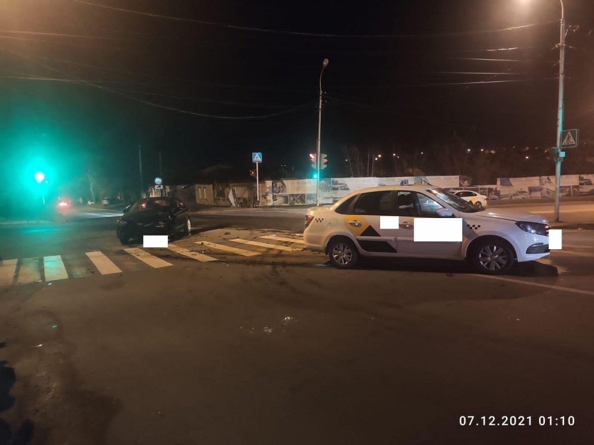 В Ставрополе два пассажира пострадали в ДТП В Ставрополе два пассажира пострадали в ДТП