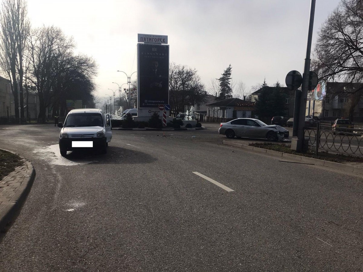 70-летний водитель спровоцировал ДТП в Пятигорске и получил травмы 70-летний водитель спровоцировал ДТП в Пятигорске и получил травмы