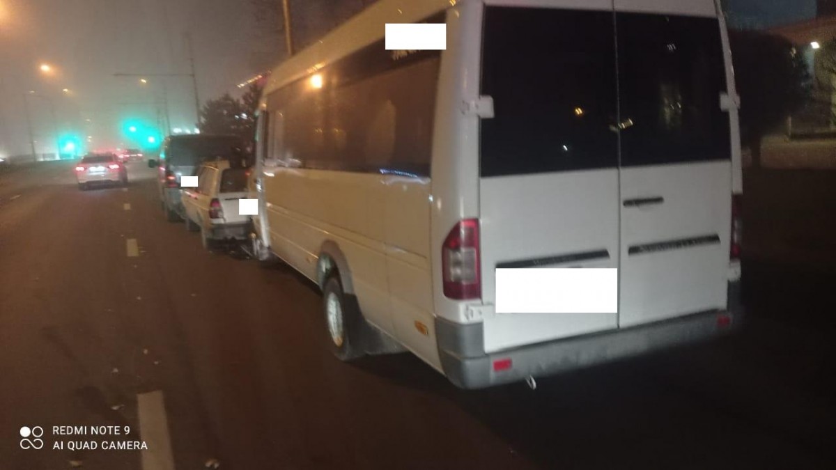 В Ставрополе на улице Доваторцев произошло тройное ДТП с маршруткой