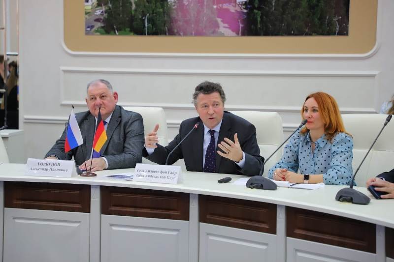 Посол ФРГ побывал в Пятигорске на открытии Ресурсного центра немецкого языка Посол ФРГ побывал в Пятигорске на открытии Ресурсного центра немецкого языка