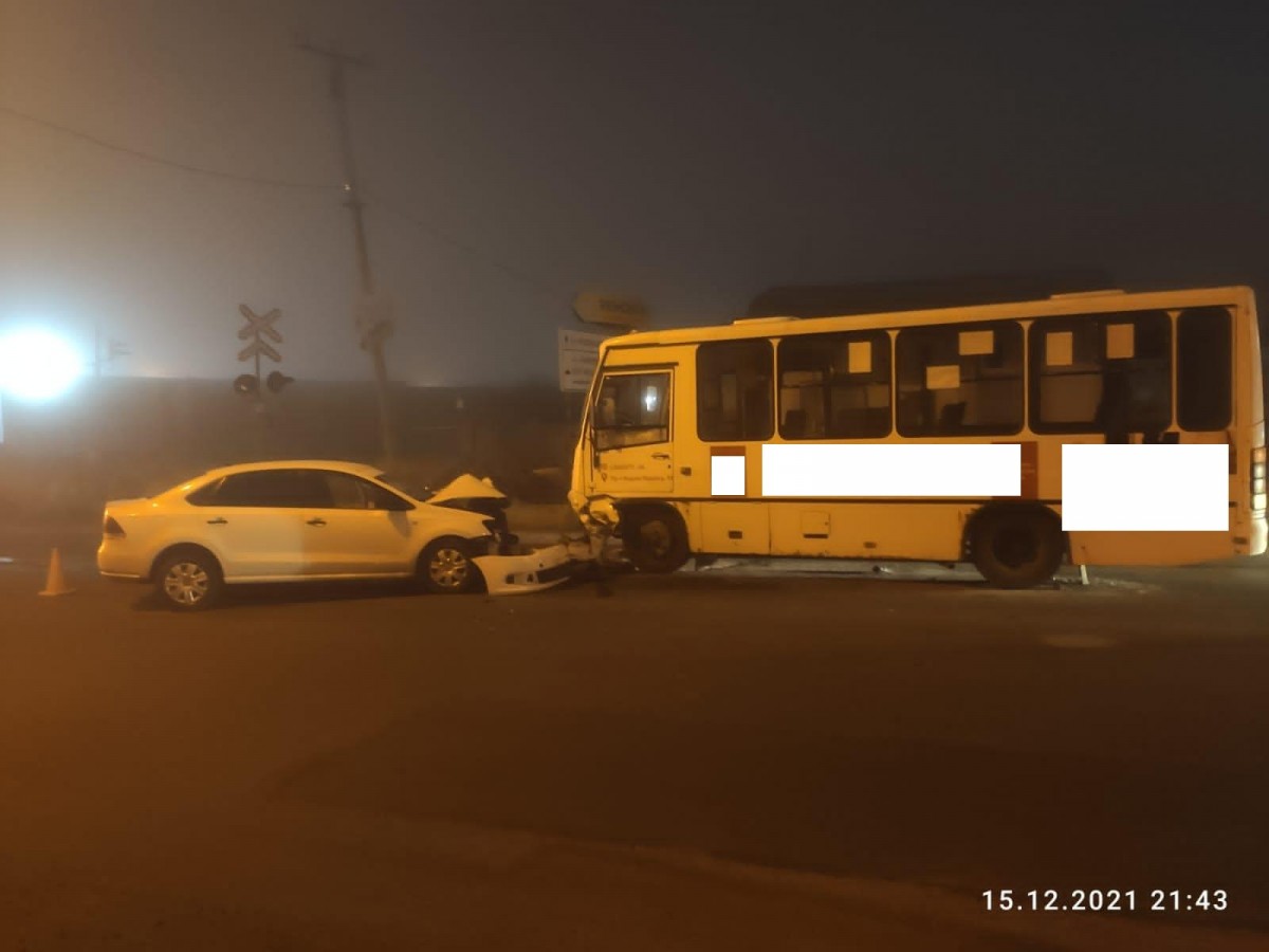 Пьяный водитель иномарки врезался в пассажирский автобус в Ставрополе Пьяный водитель иномарки врезался в пассажирский автобус в Ставрополе