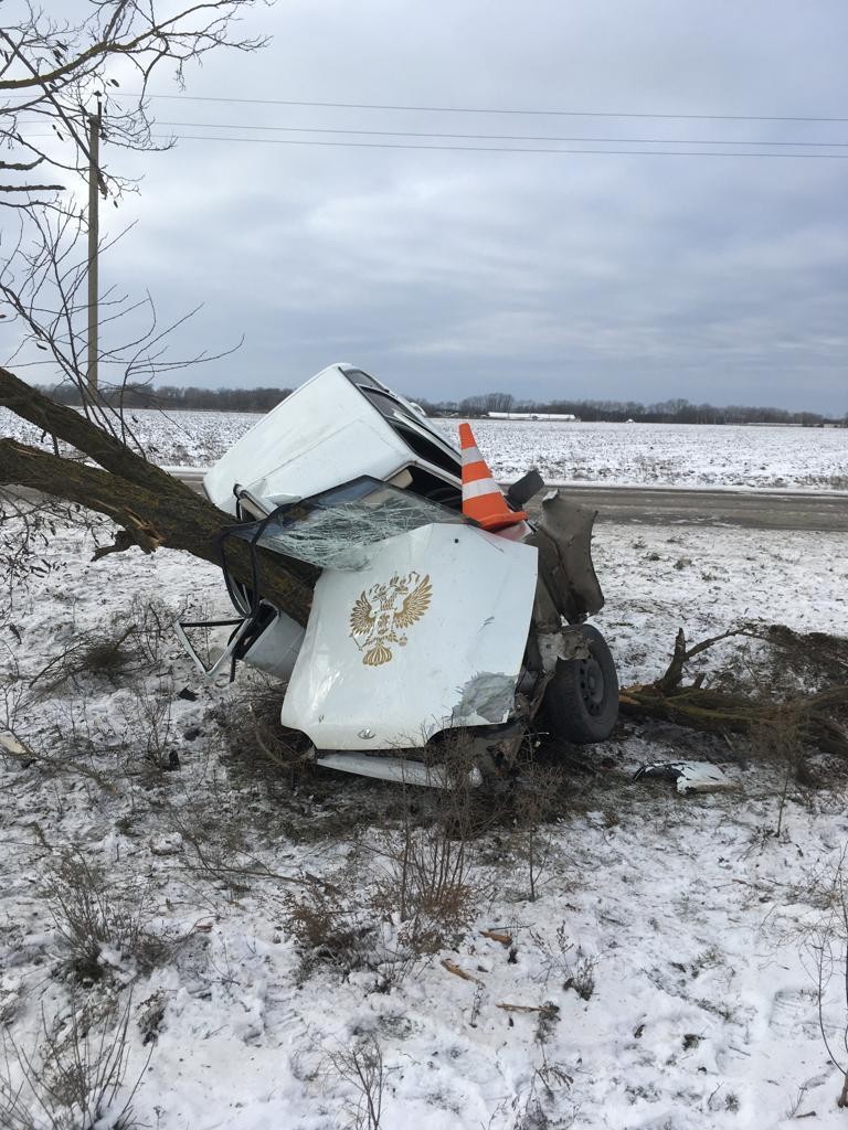На Ставрополье 18-летний водитель врезался в дерево и получил серьезные травмы На Ставрополье 18-летний водитель врезался в дерево и получил серьезные травмы