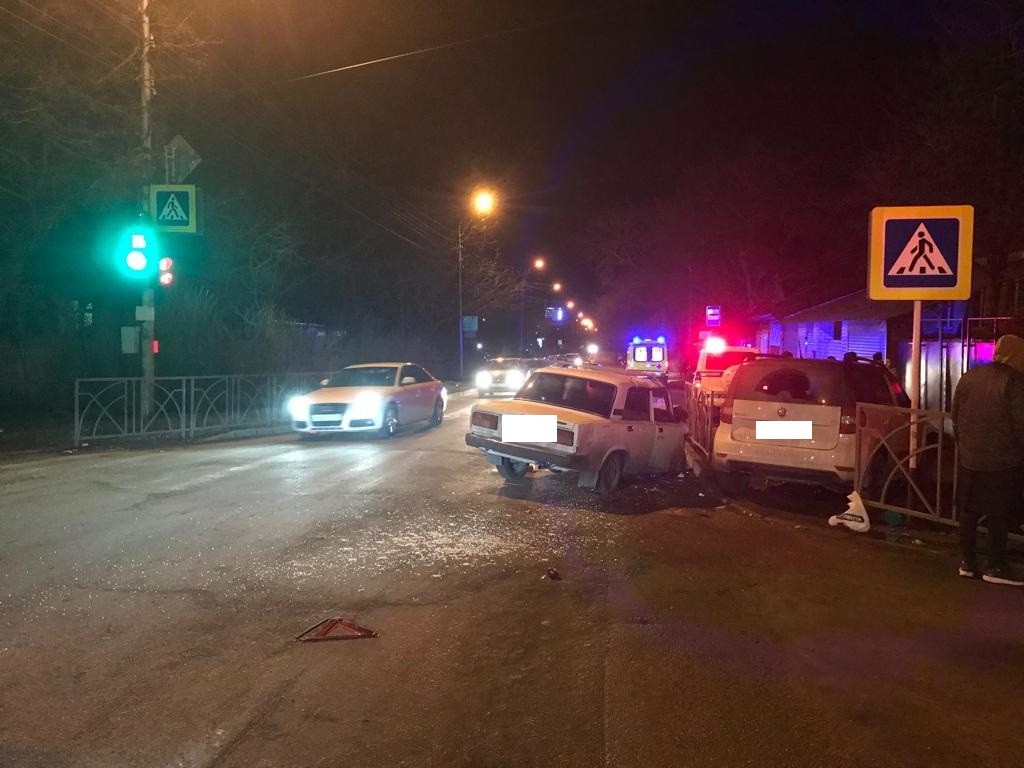 В Ставрополе после ДТП госпитализировали водителя В Ставрополе после ДТП госпитализировали водителя