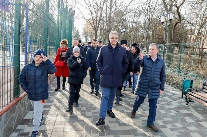 В Пятигорске после реконструкции открыт сквер Победы на ул. Урицкого