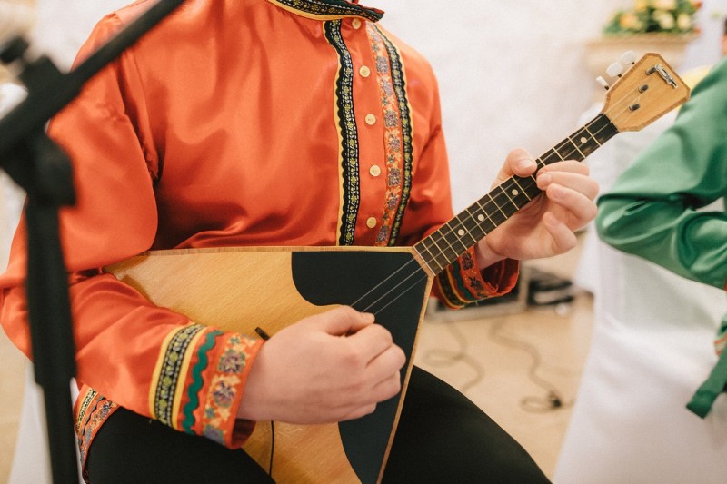 Кавер на трёх струнах