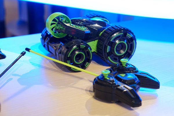 Что подарить мальчику на Новый год?