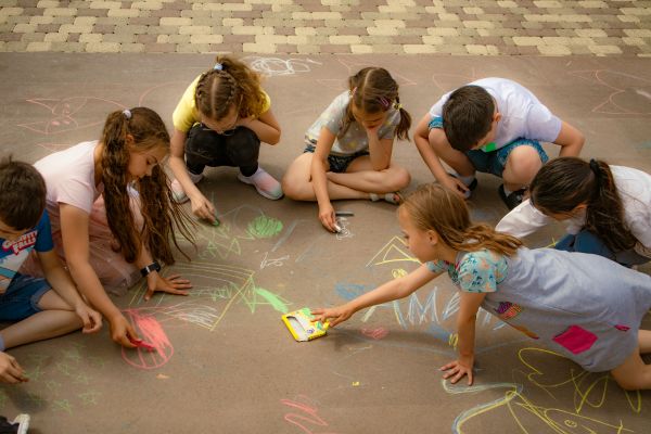 Сентябрь горит: как и когда записать ребенка в школу?