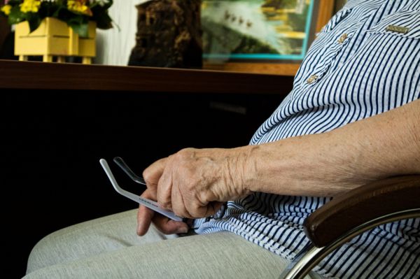 Обычная забывчивость или деменция: как распознать болезнь?