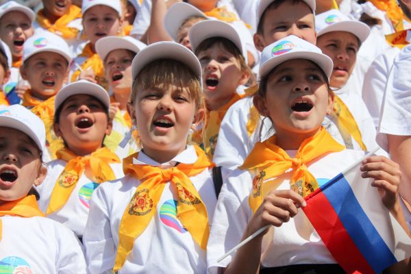 Где и когда появилась первая детская опера в России?