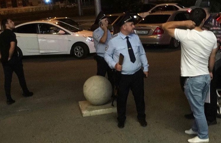 Возле ставропольского ТЦ нашли автомат