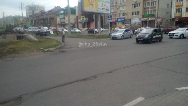 В Ставрополе автомобиль наехал на ногу девушки-подростка