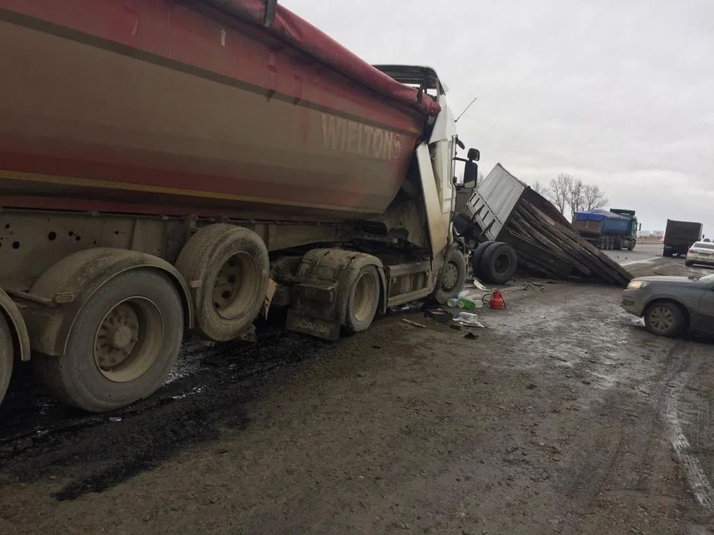 На въезде в Ставрополь в аварии пострадали два человека - АТВмедиа