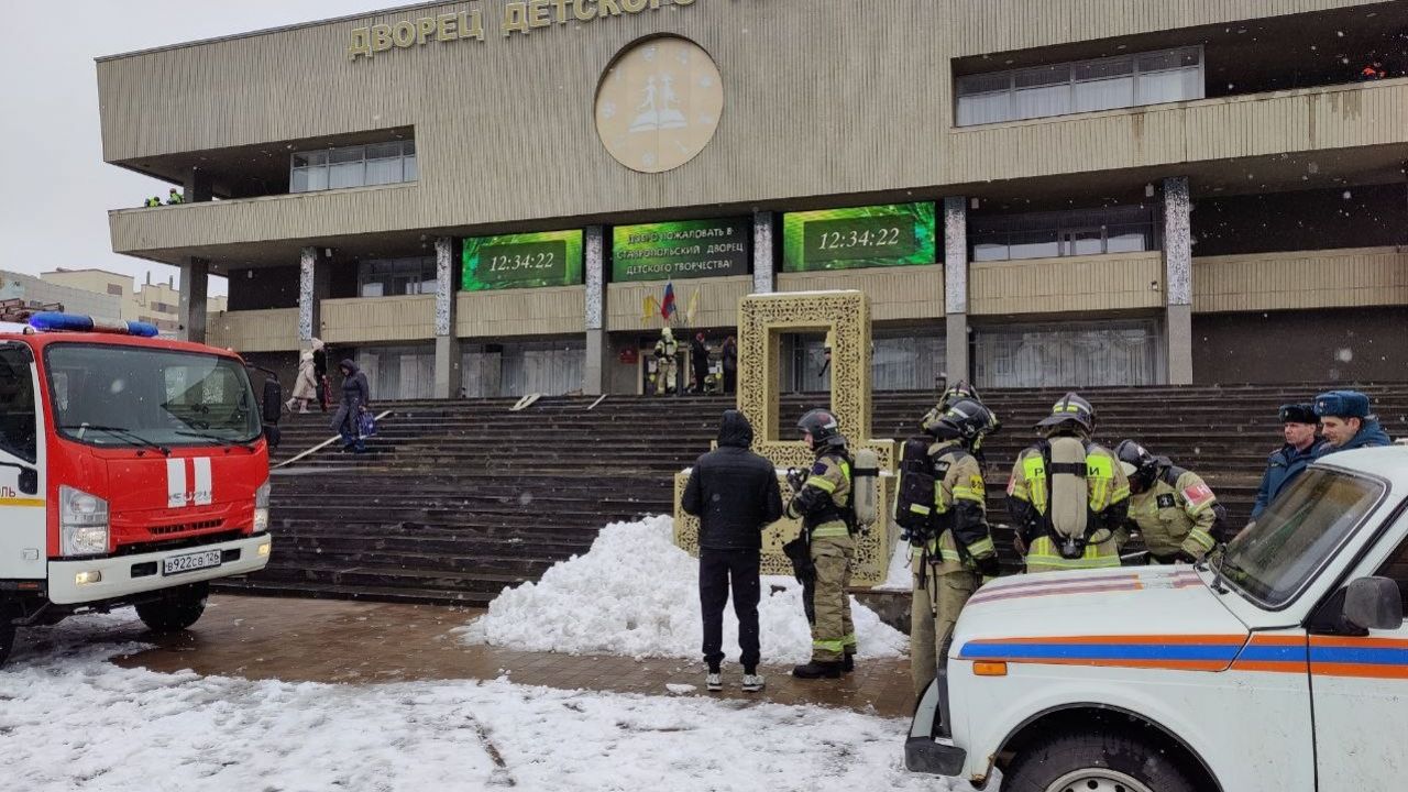 В Ставрополе сотрудники МЧС проводят учения в ДДТ | 25.03.2022 | Ставрополь  - БезФормата