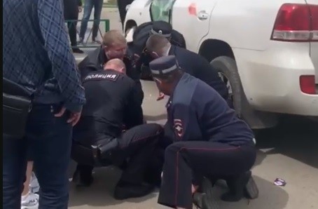 Наркоман разгромил кроссовер и внедорожник в Невинномысске