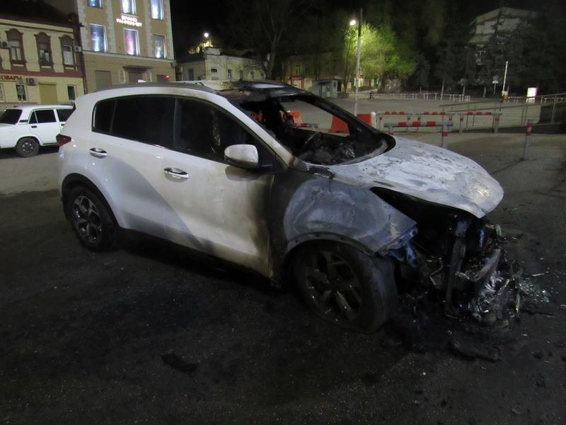 Злоумышленники подожгли авто пятигорчанки за 2 млн рублей из-за неприязни
