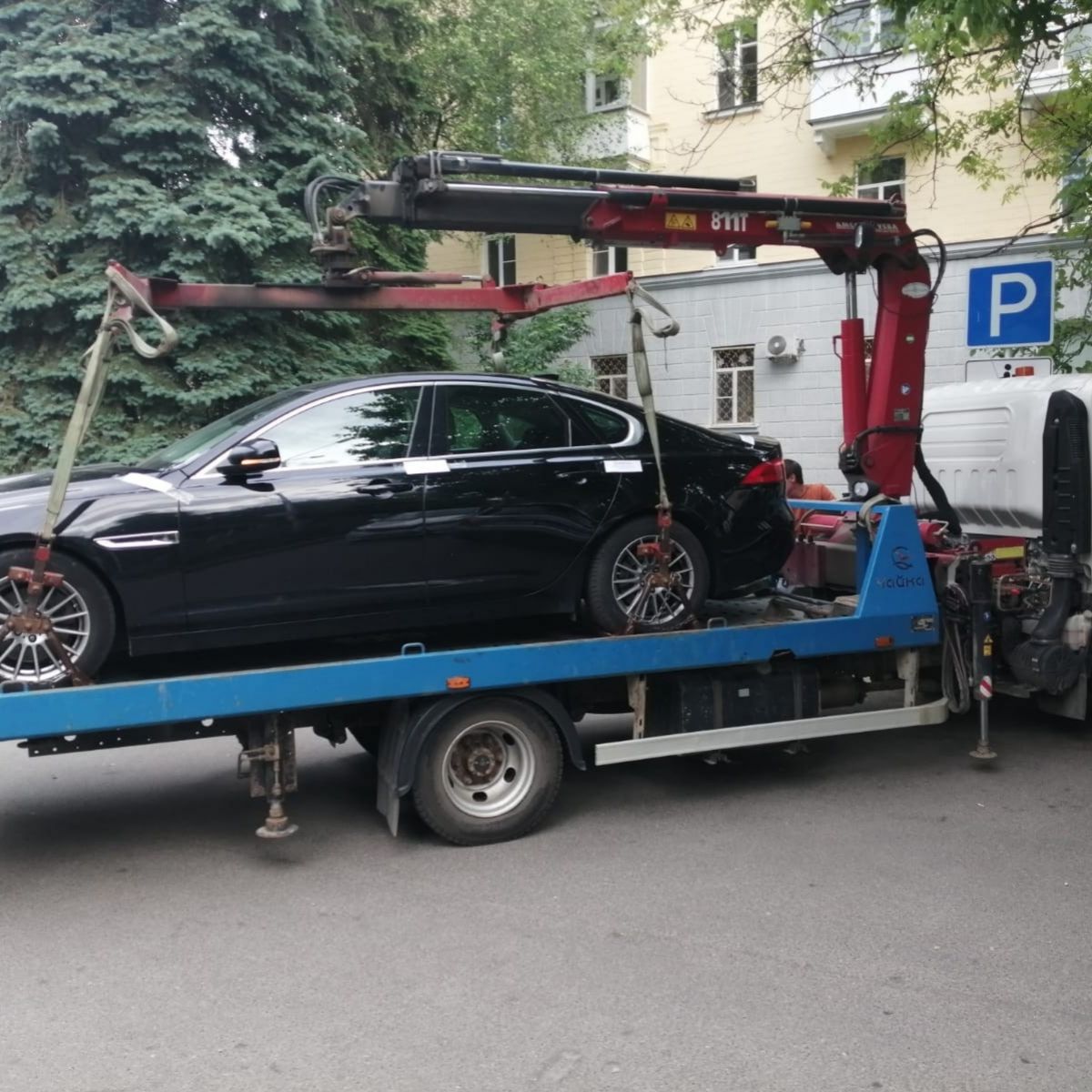 Судебные приставы забрали у жителя Ставрополя Jaguar XF в счет долга |  16.06.2022 | Ставрополь - БезФормата