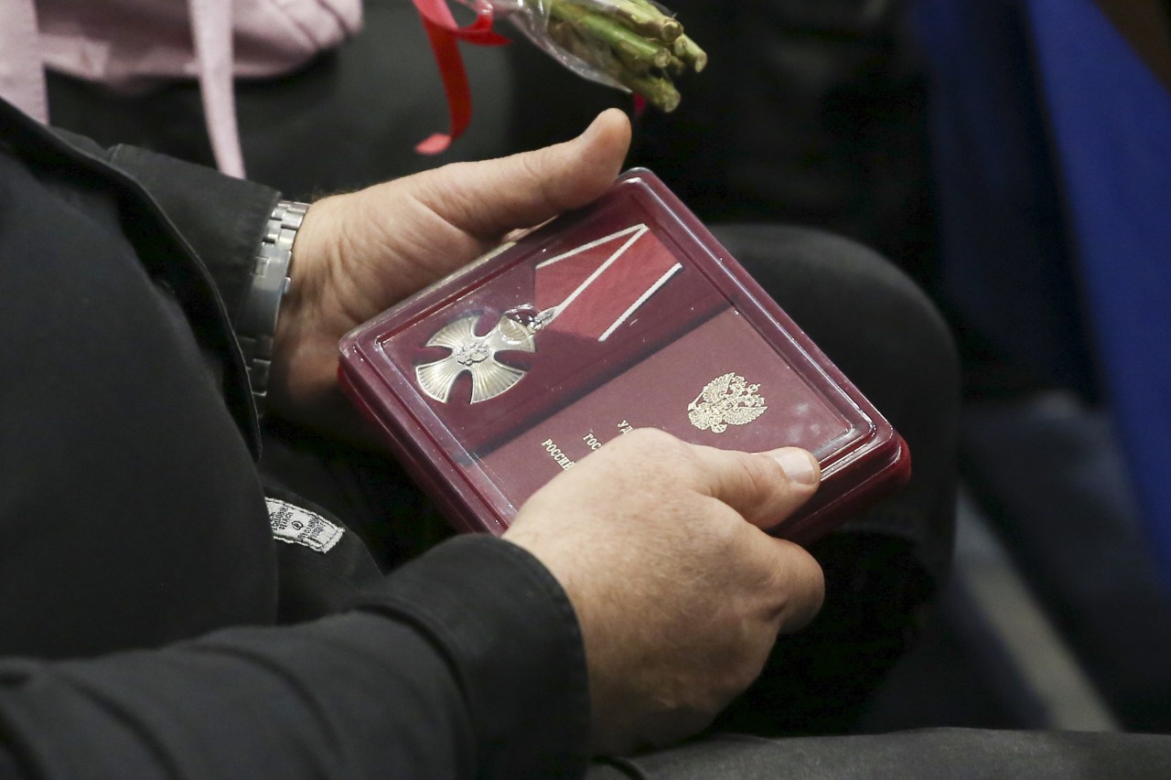 Мэр Ставрополя вручил 7 орденов Мужества семьям, погибших на Украине военнослужащих