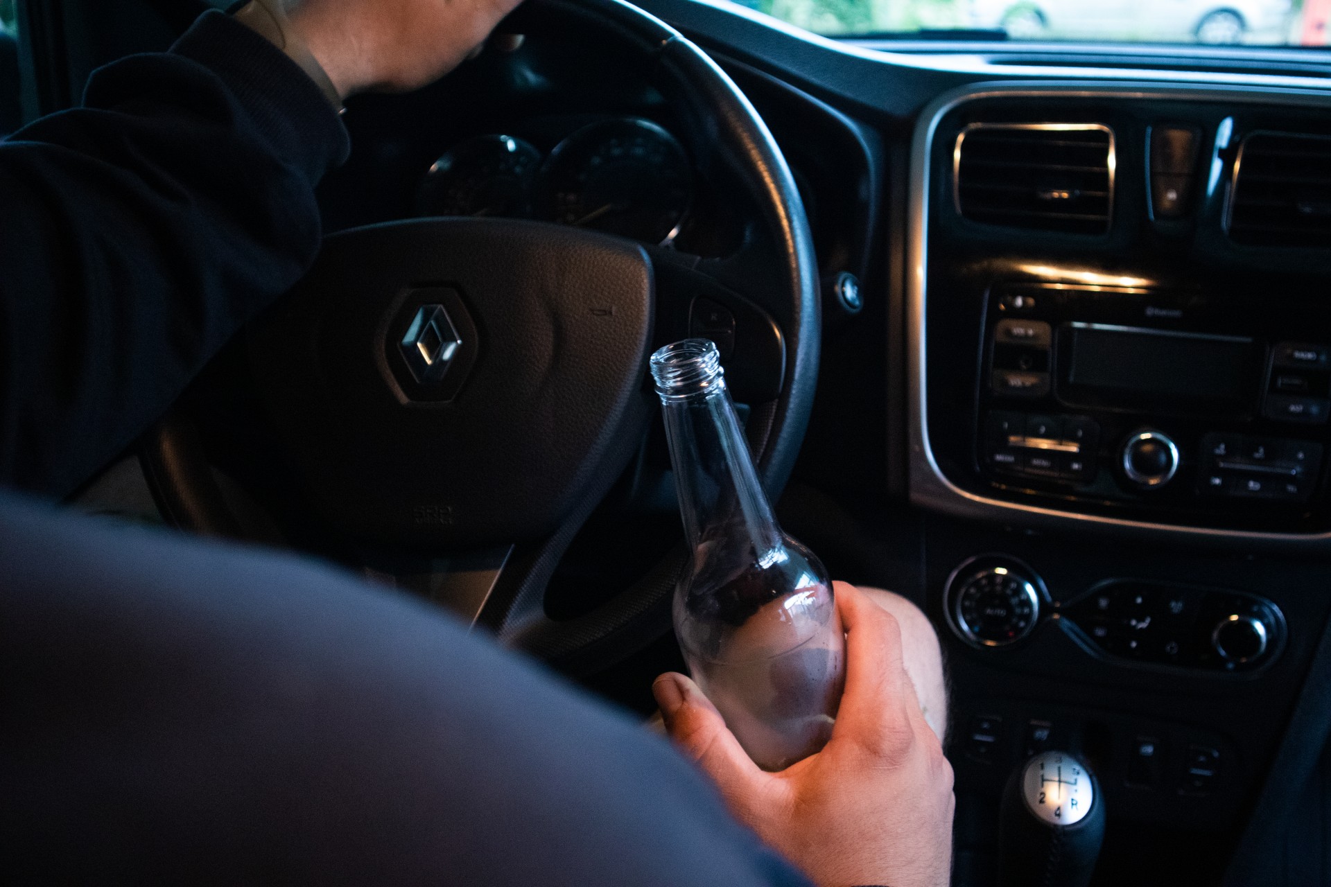 На Ставрополье пьяный водитель уснул в патрульном автомобиле ГИБДД