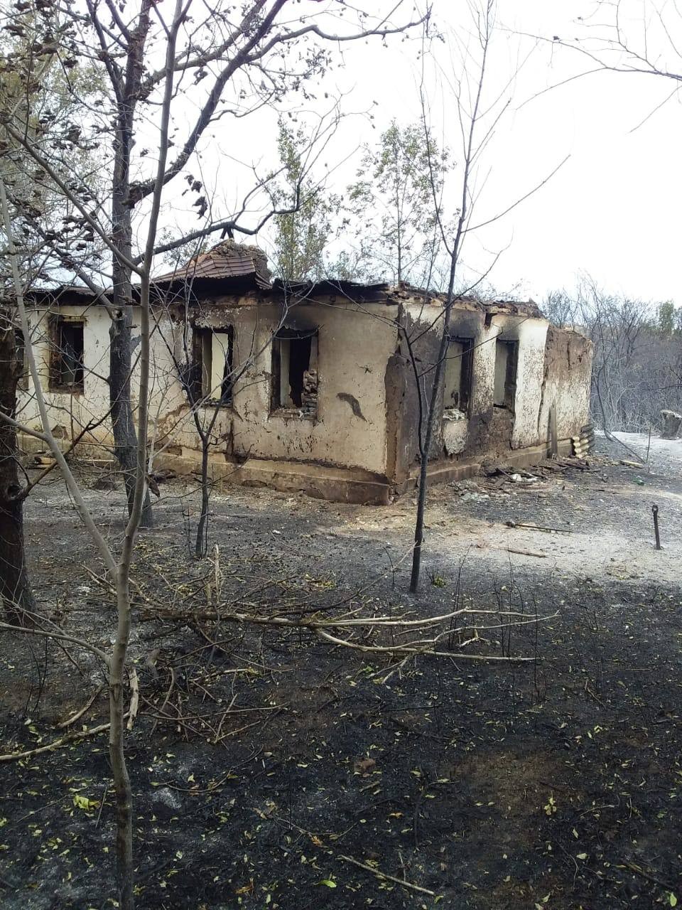 Степной пожар уничтожил пять хозпостроек в селе на Ставрополье - АТВмедиа