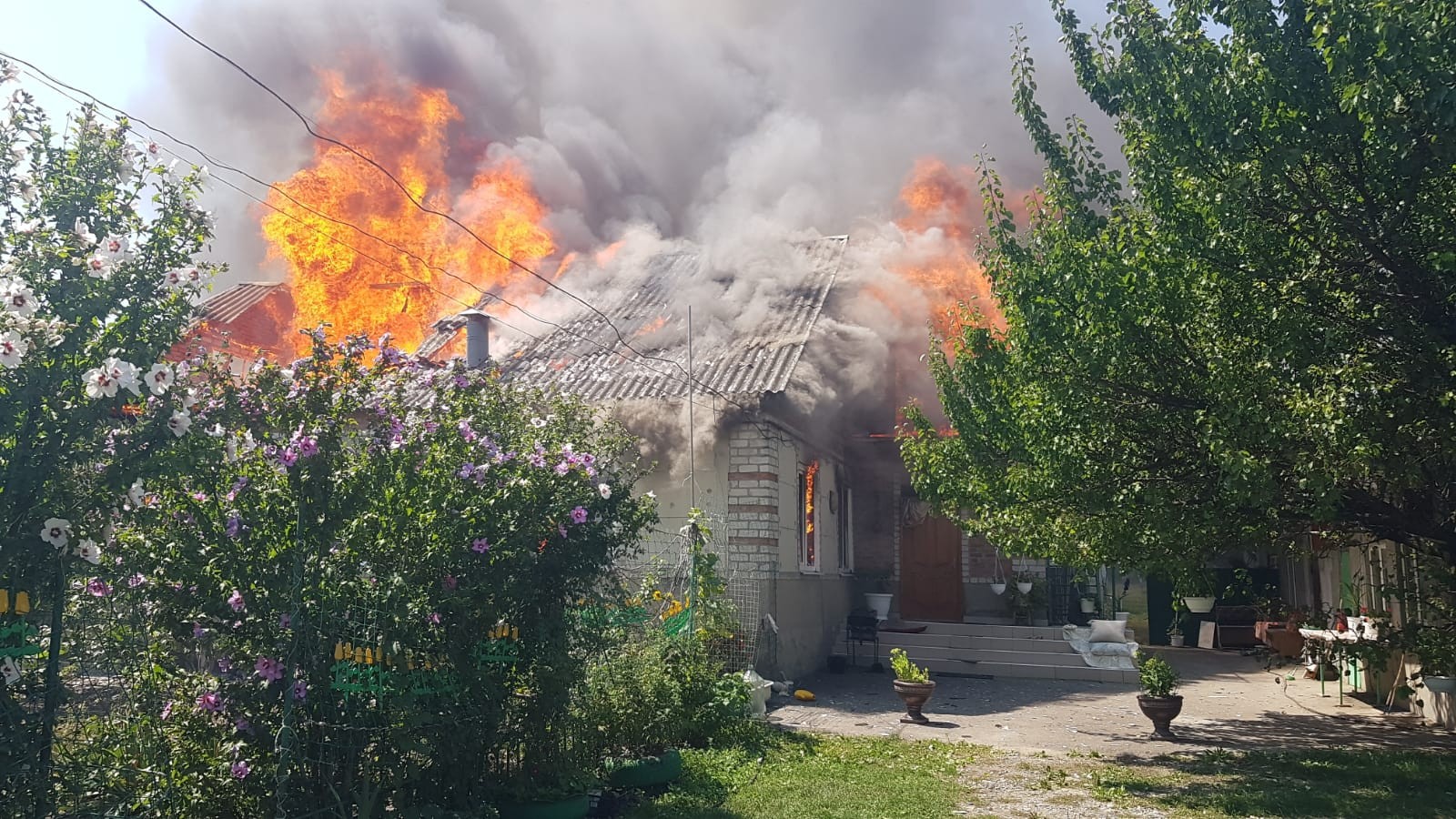 В станице Суворовской на Ставрополье сгорел жилой дом | 01.08.2022 |  Ставрополь - БезФормата