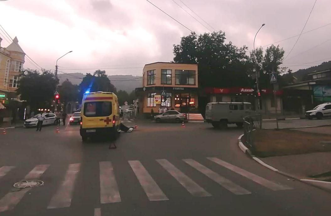 Фельдшеры реанимобиля пострадали в ДТП в Кисловодске