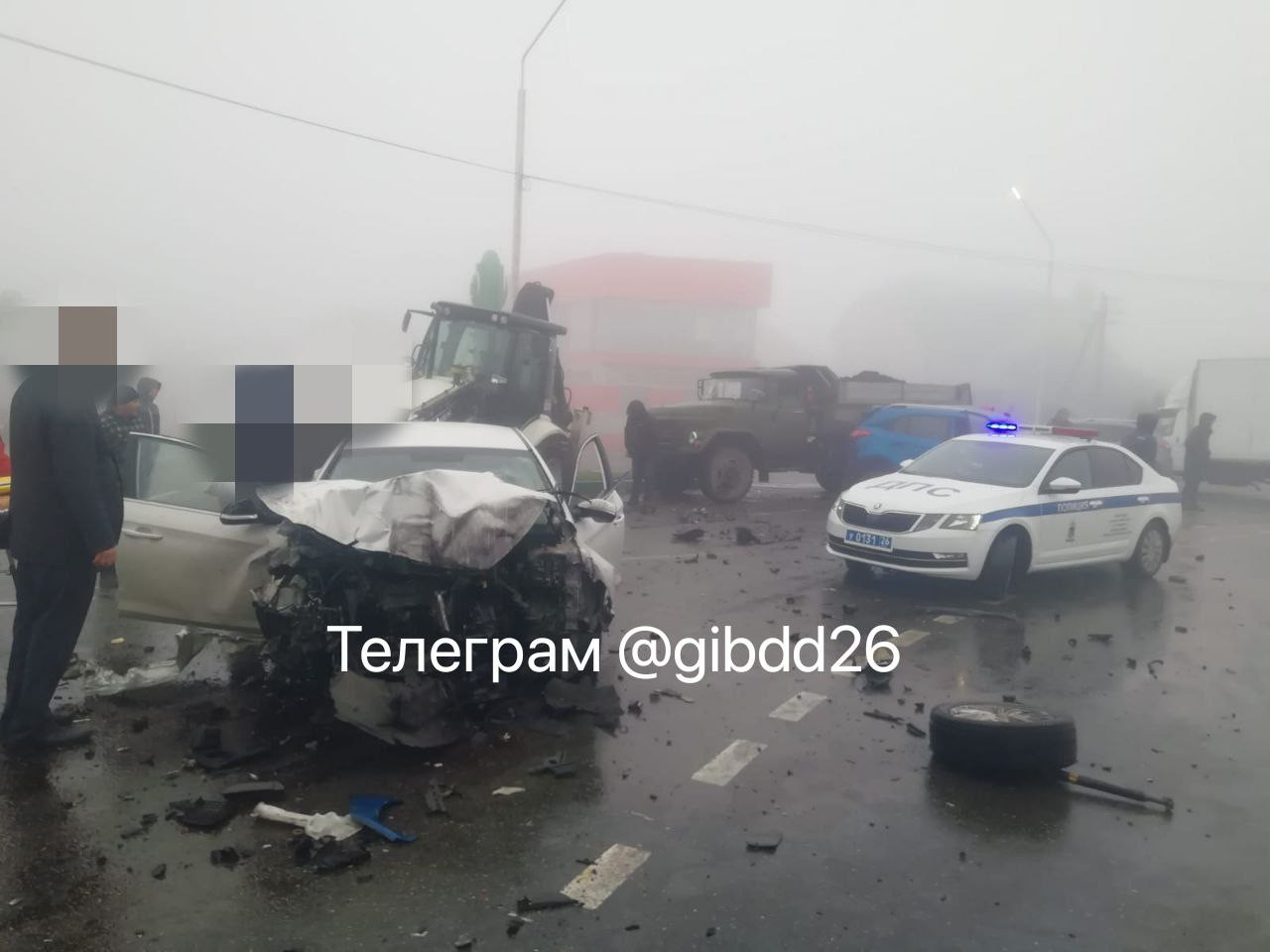 4 машины столкнулись на улице Южный обход в Ставрополе