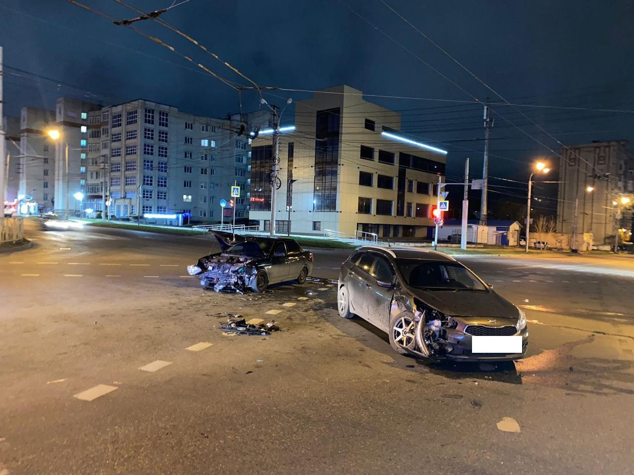 В Ставрополе при столкновении двух автомобилей пострадали 2 человека