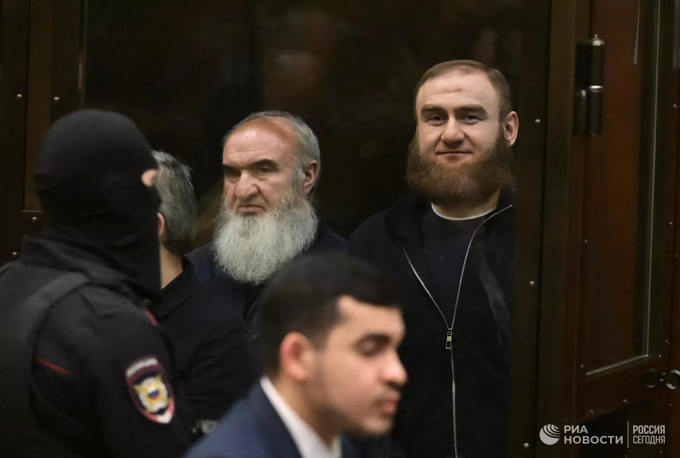 Пожизненные сроки за убийства получили экс-сенатор Арашуков и его отец