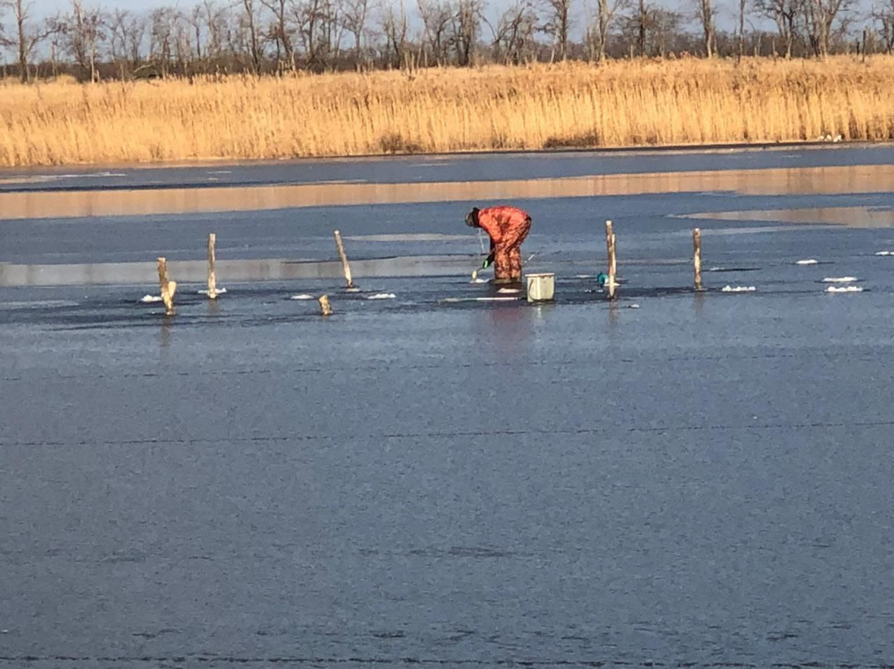 Спасатели Ставрополя напомнили об опасности выхода на тонкий лед