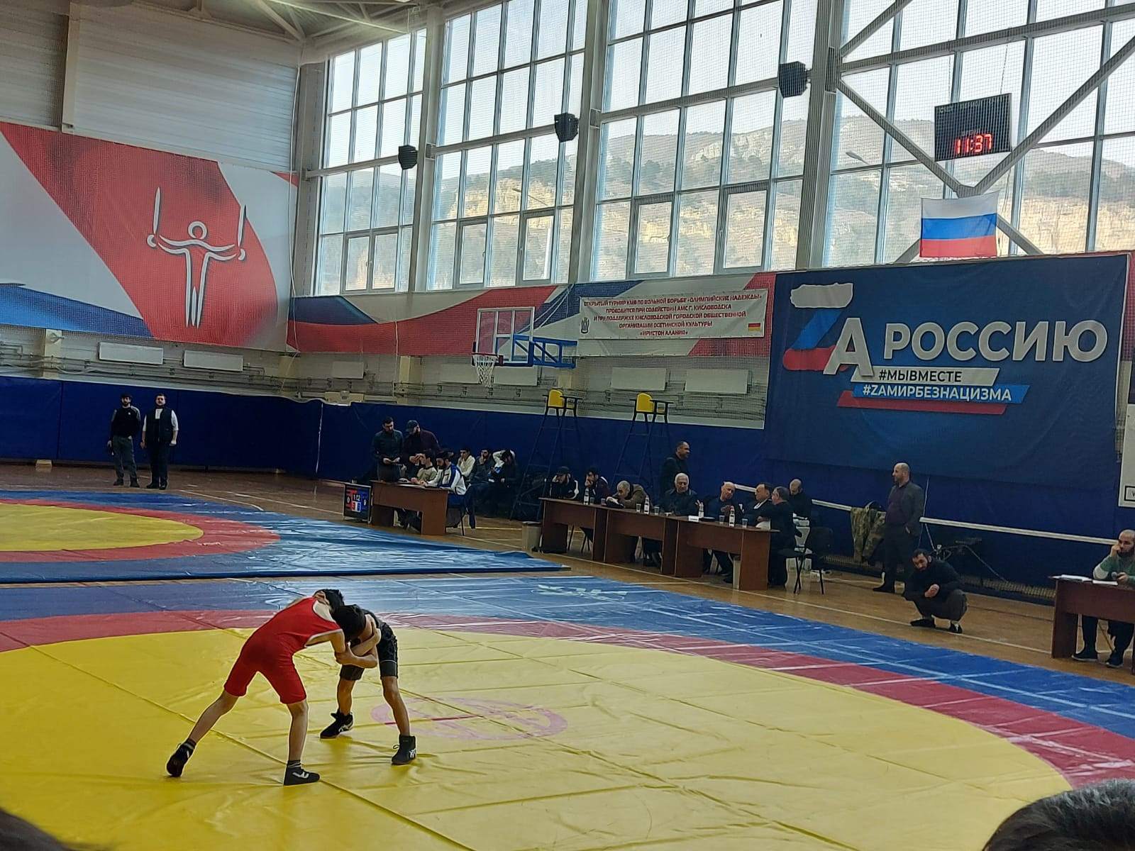 В Кисловодске стартовали международные соревнования по вольной борьбе