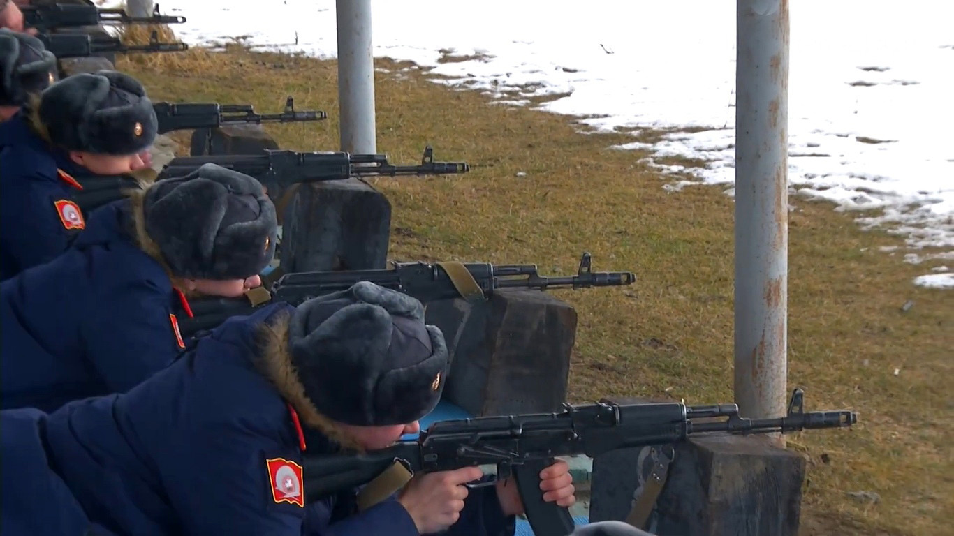 В Ставрополе кадеты и юные бойцы военно-патриотических клубов показали навыки стрельбы