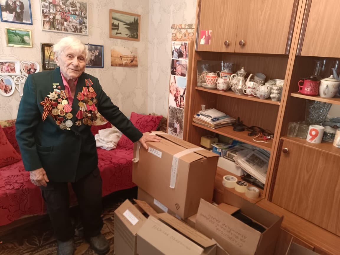 Ветеран ВОВ Клара Кирилловна Журавлева собрала гуманитарную помощь для участников СВО