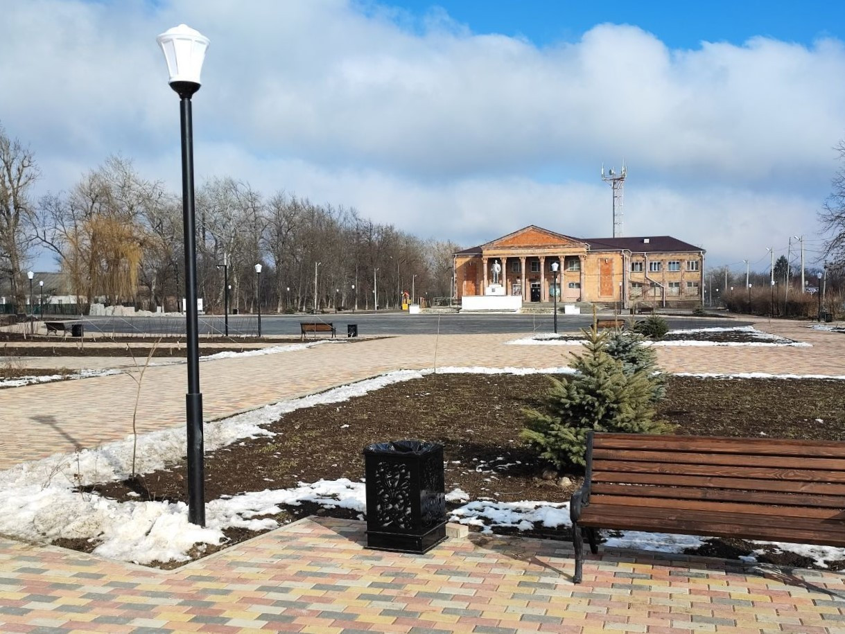 В станице Марьинской Ставропольского края благоустроили центральную площадь