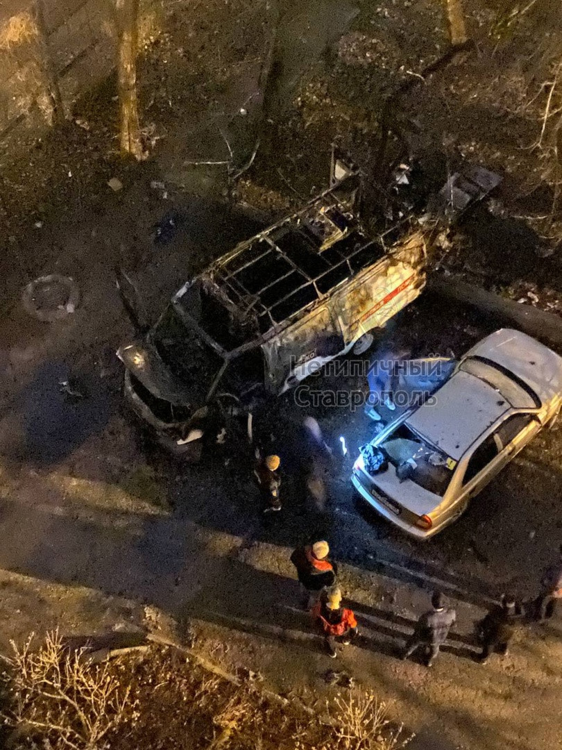 Ночью 11 марта на одной из улиц Ставрополя загорелась машина скорой помощи