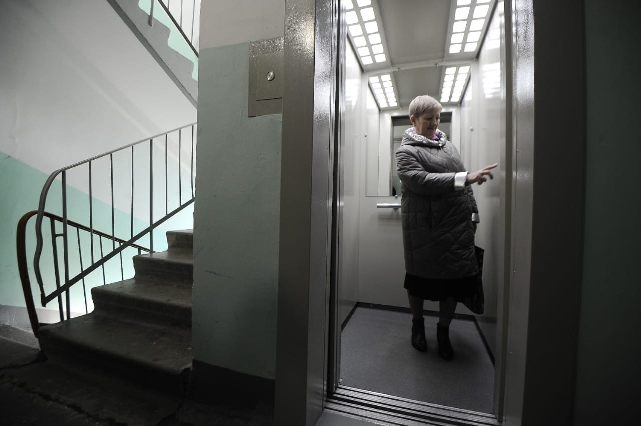 Новые лифты установят в 40 многоэтажках Ставрополья в этом году