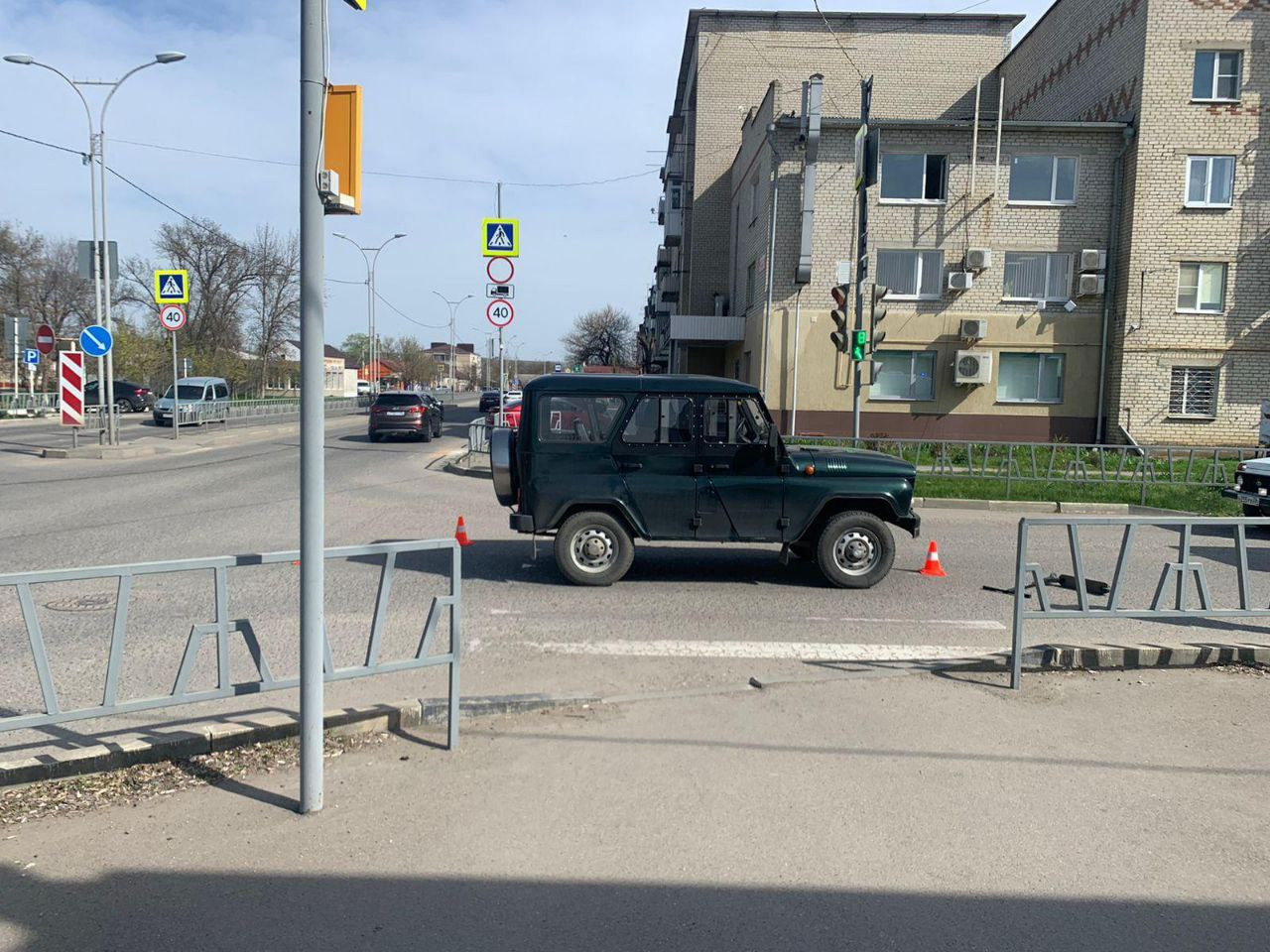 В Зеленокумске на «зебре» автомобиль сбил ребенка на самокате | 06.04.2023  | Ставрополь - БезФормата