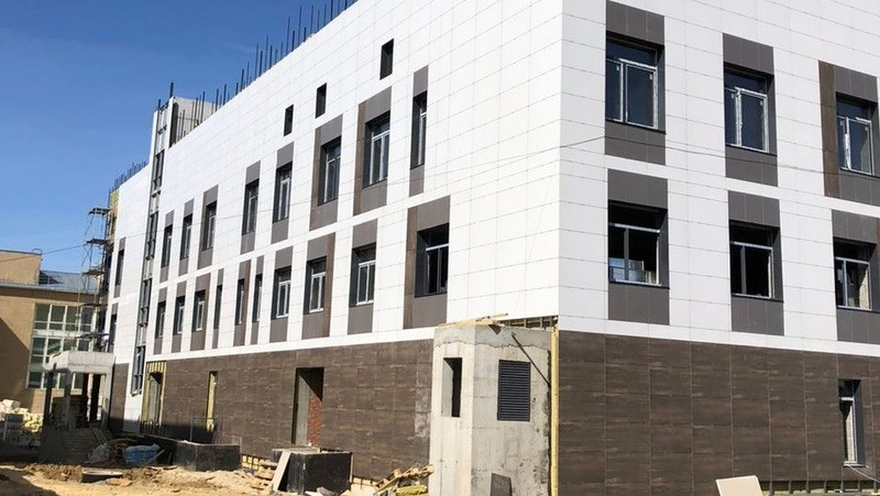 Новый корпус больницы на улице Кутузова в Кисловодске достроят до конца 2023 года