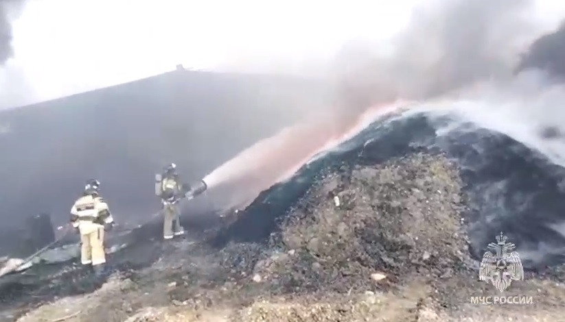 На Ставрополье потушили пожар на площади 500 квадратных метров около завода