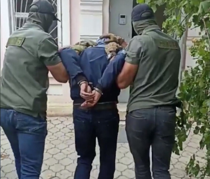 ФСБ задержала экстремиста, планировавшего поджог мэрии и военкомата в Минводах