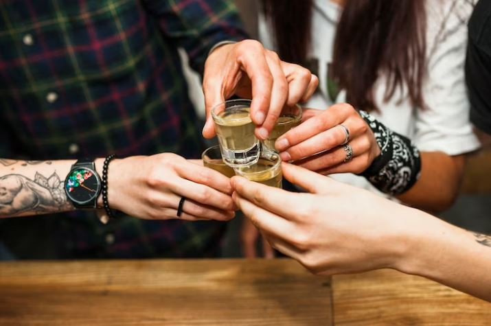 38% жителей Ставрополя выступают за запрет продажи крепкого алкоголя молодежи до 21 года