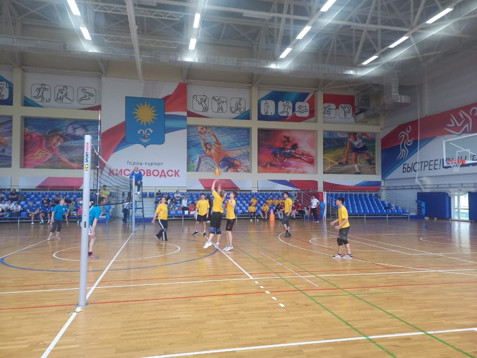Краевой чемпионат по волейболу среди людей с нарушением слуха открылся в Кисловодске