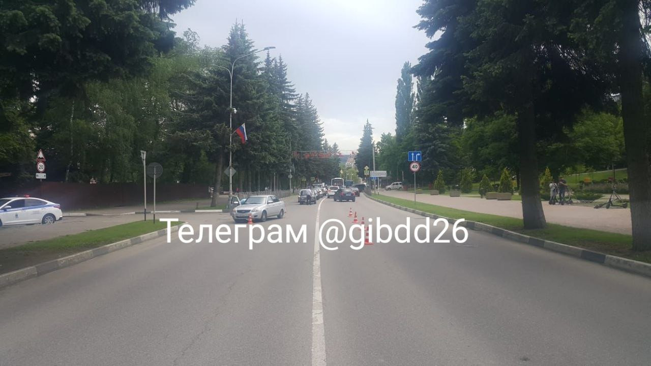 Трехлетний мальчик выбежал на дорогу и попал под колеса машины в Кисловодске