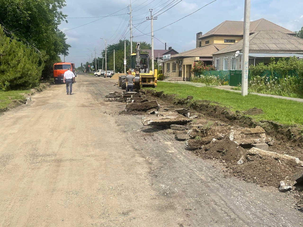 В Изобильном к августу отремонтируют дорогу к сахарному заводу - АТВмедиа