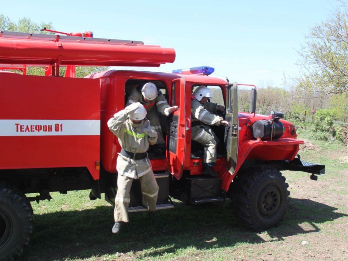 В селе Старомарьевка Ставропольского края произошло 2 крупных пожара -  АТВмедиа