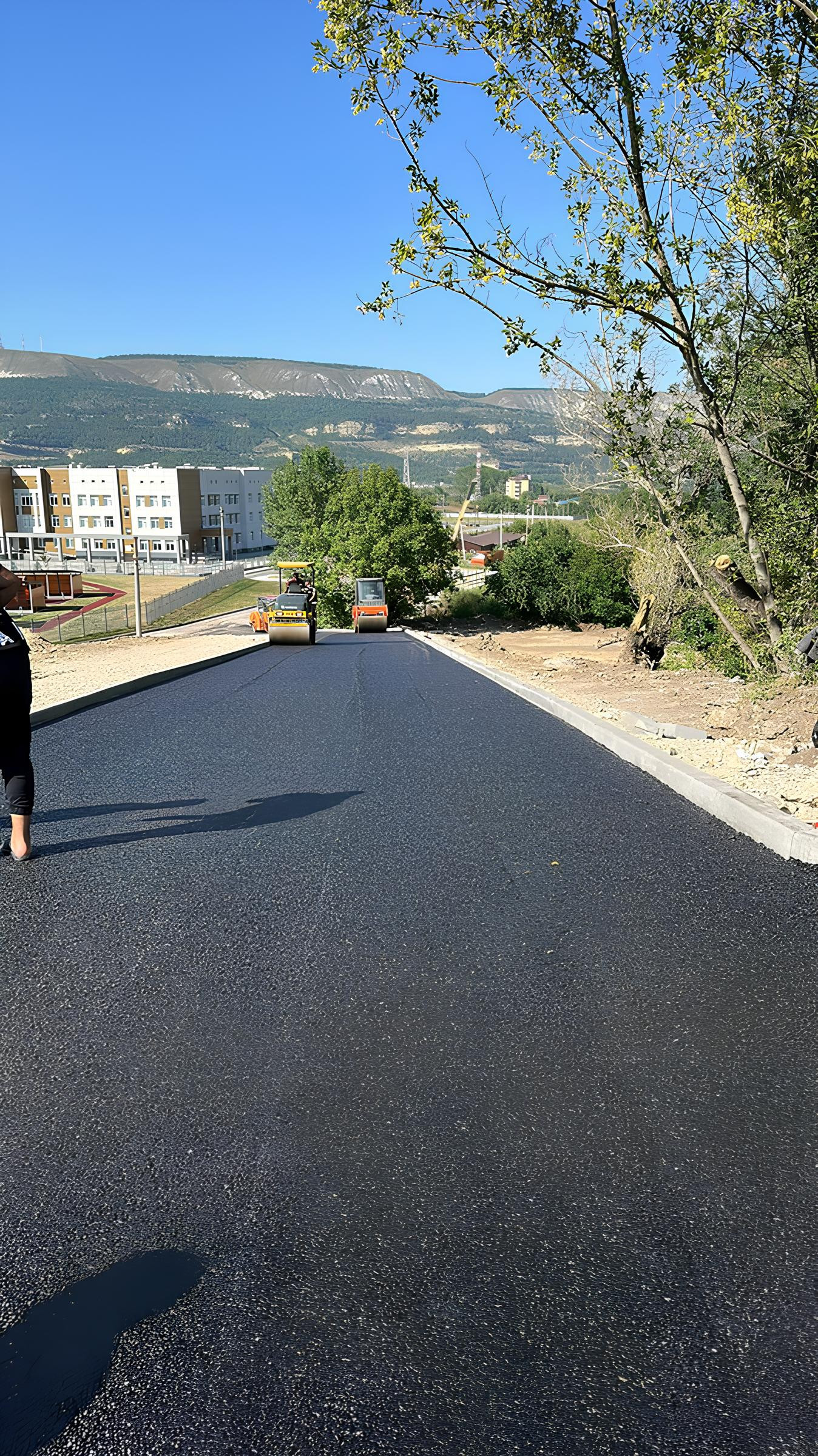 В Кисловодске заканчивают строительство дороги к новой школе и детсаду -  АТВмедиа