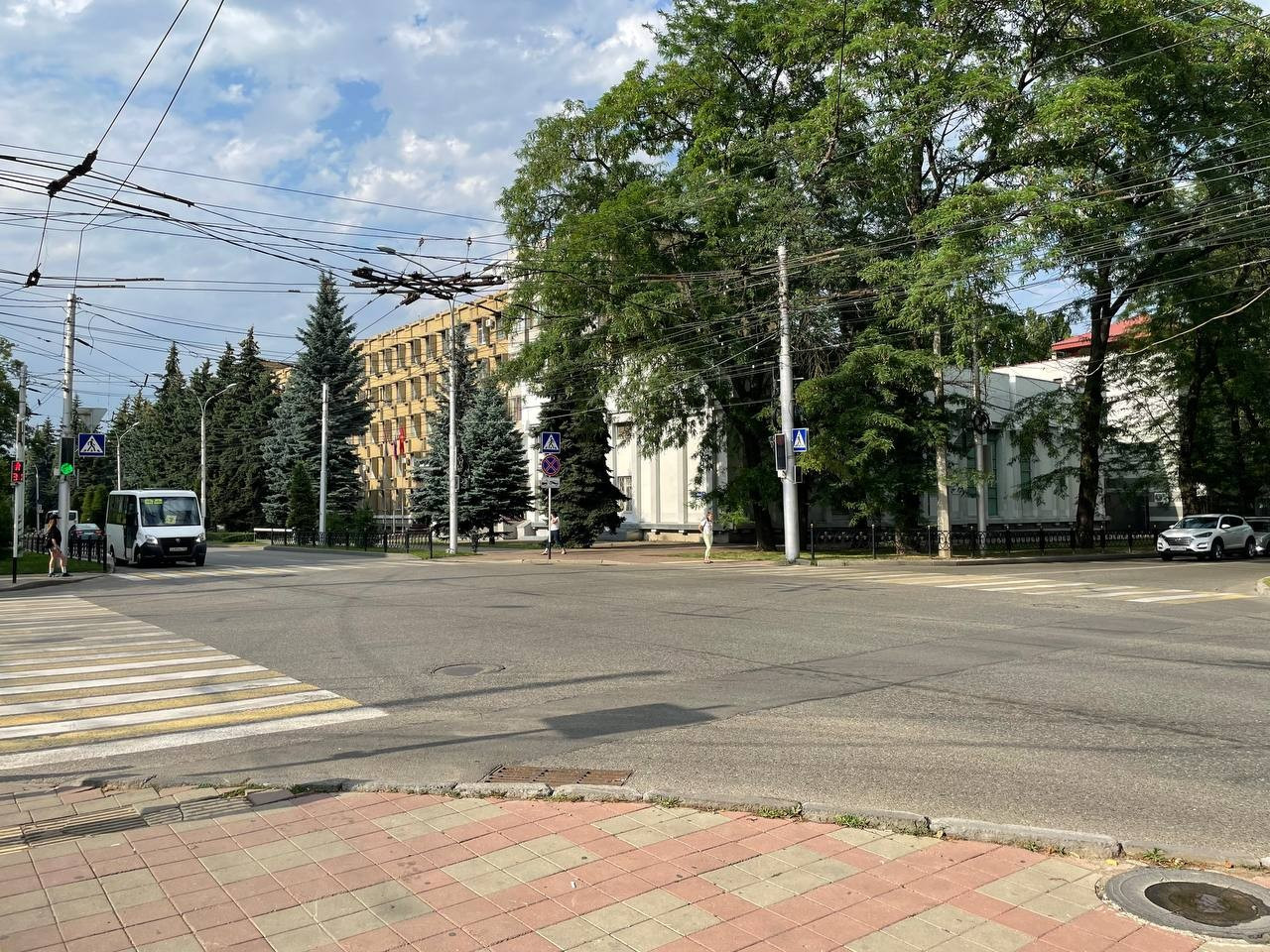 В Ставрополе сломался светофор на пересечении улиц Ленина и Артема