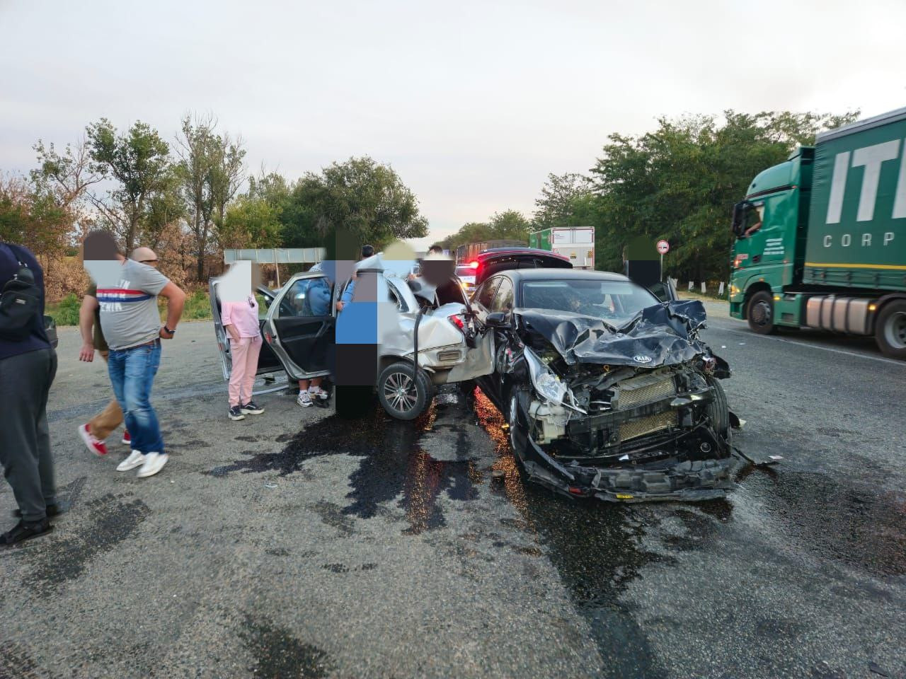 Два человека пострадали в тройном ДТП вблизи Ставрополя - АТВмедиа