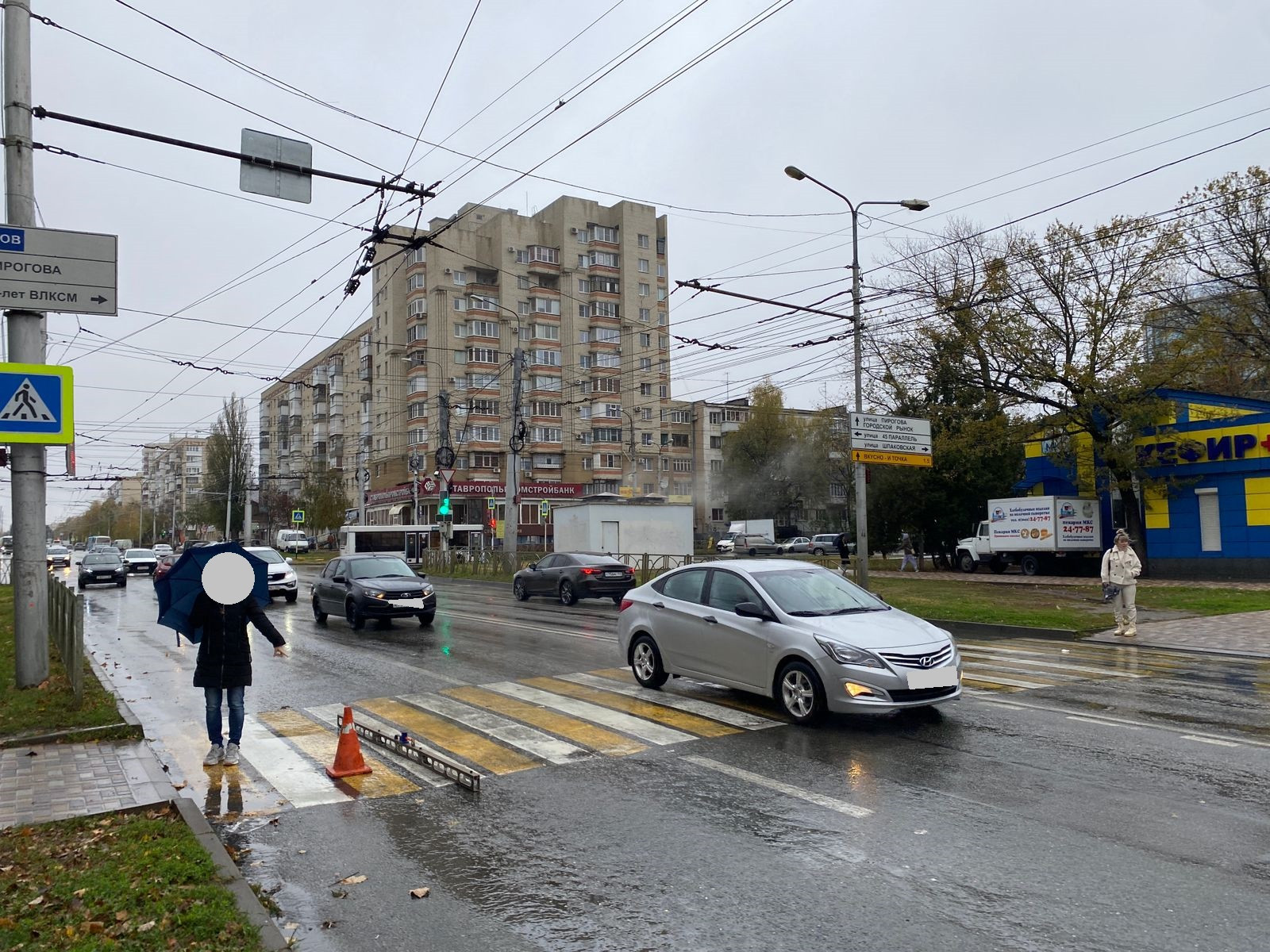 17-летнюю девушку сбили на пешеходном переходе в Ставрополе | 15.11.2023 |  Ставрополь - БезФормата